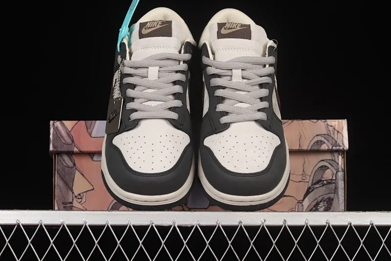 All Categories Nk SB Dunk Series Nk SB Dunk Low Low-top sneakers F version Otomo Katsuhiro x NK SB Dunk Low "Steamboy OST" Otomo Katsuhiro jointly branded SB low-top sports and leisure sneakers LF0039-002